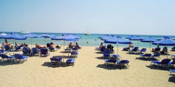 Πρόσκληση εκδήλωσης ενδιαφέροντος για την παραχώρηση του δικαιώματος απλής χρήσης αιγιαλού και κοινόχρηστης παραλίας με ηλεκτρονική δημοπρασία